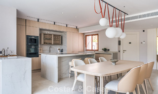 Appartement duplex avec jardin, entièrement rénové, à vendre à Nueva Andalucía, Marbella 804202 