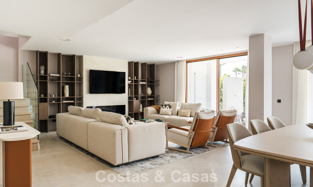 Appartement duplex avec jardin, entièrement rénové, à vendre à Nueva Andalucía, Marbella 804205
