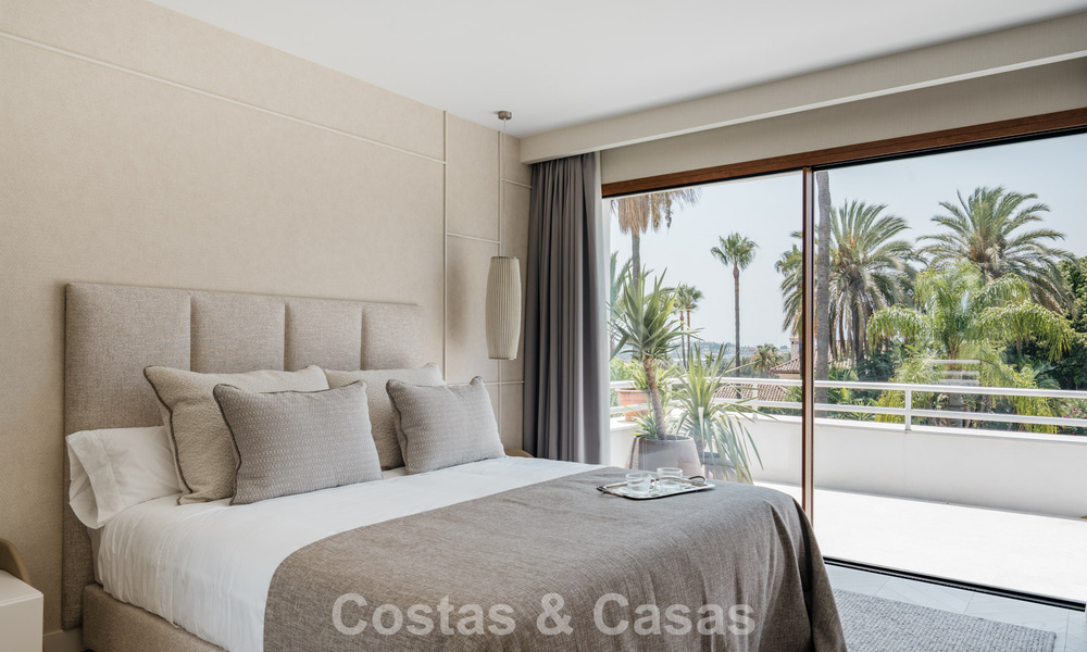 Appartement duplex avec jardin, entièrement rénové, à vendre à Nueva Andalucía, Marbella 804212