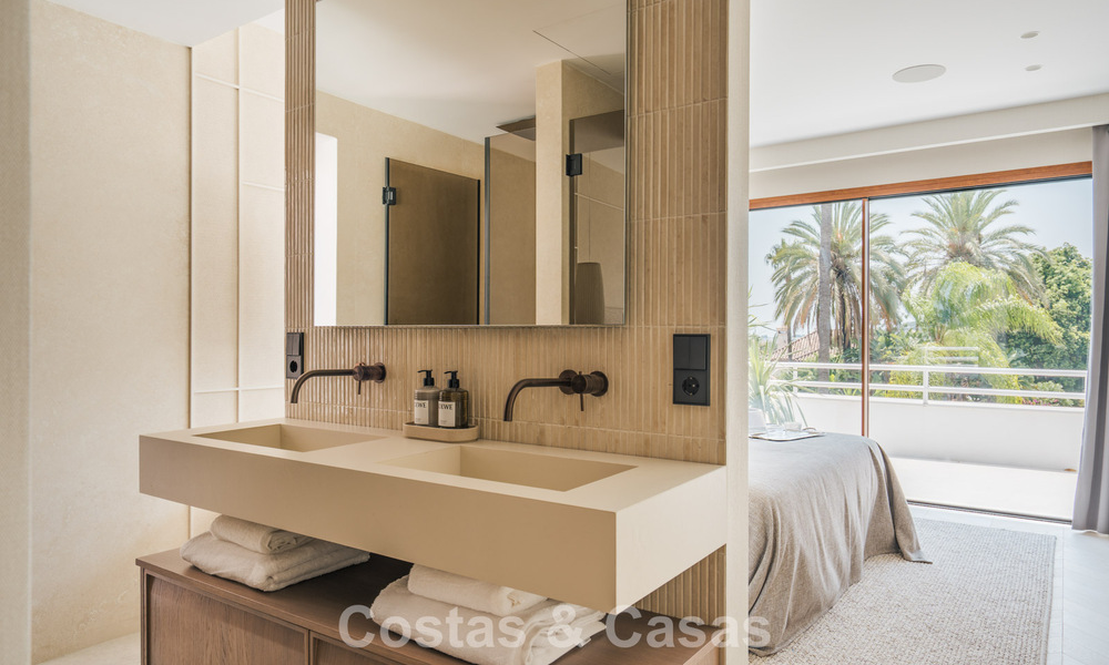 Appartement duplex avec jardin, entièrement rénové, à vendre à Nueva Andalucía, Marbella 804218