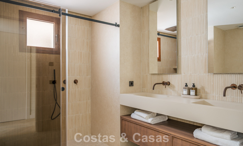 Appartement duplex avec jardin, entièrement rénové, à vendre à Nueva Andalucía, Marbella 804225