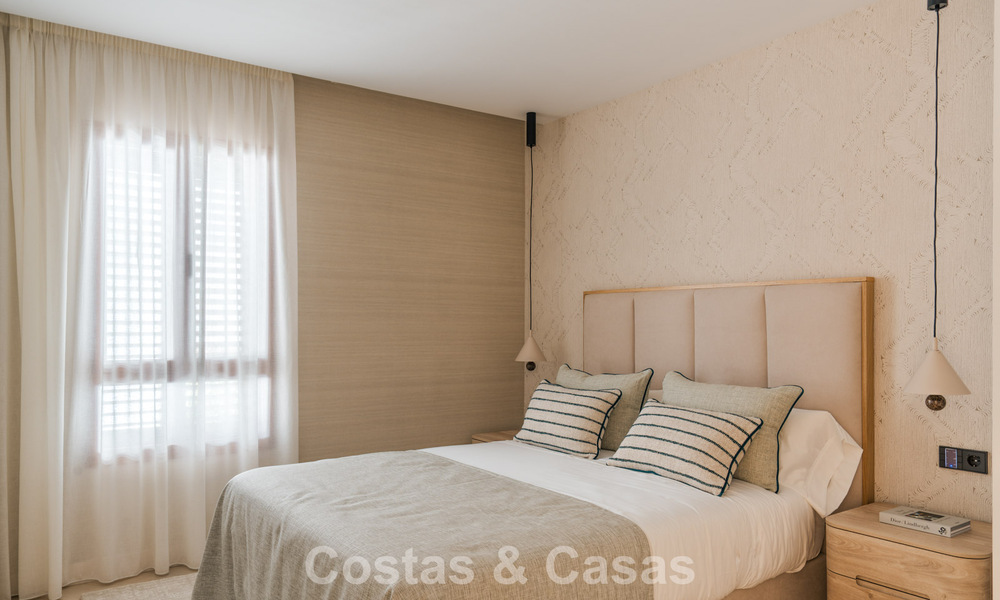 Appartement duplex avec jardin, entièrement rénové, à vendre à Nueva Andalucía, Marbella 804233