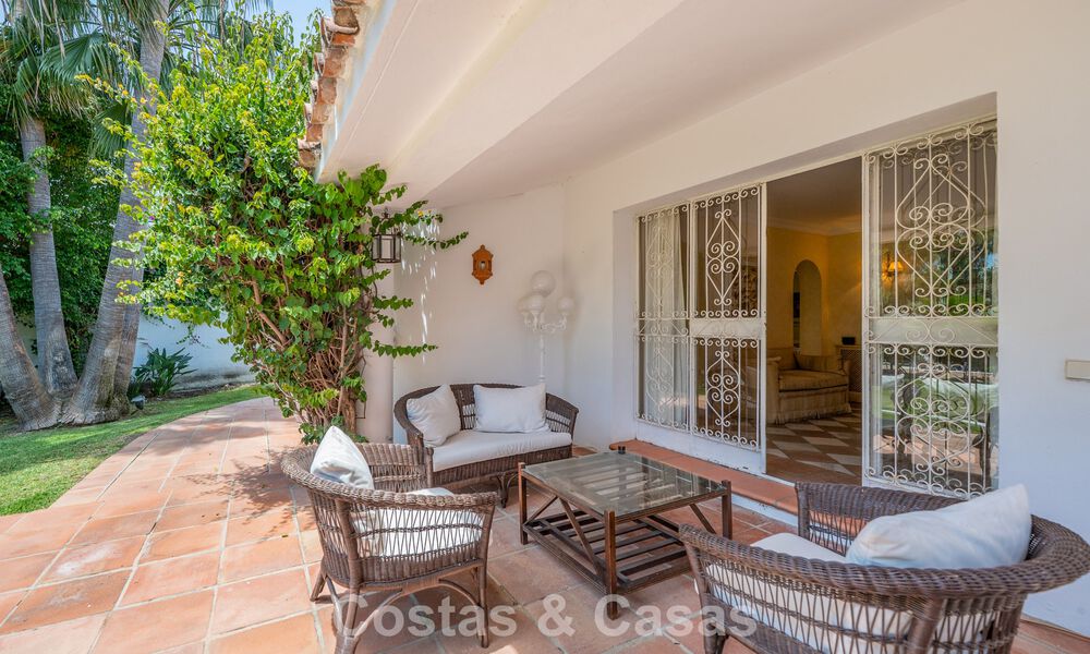 Villa méditerranéenne authentique avec logement indépendant pour invités à vendre près de la plage, San Pedro Playa, Marbella 804331