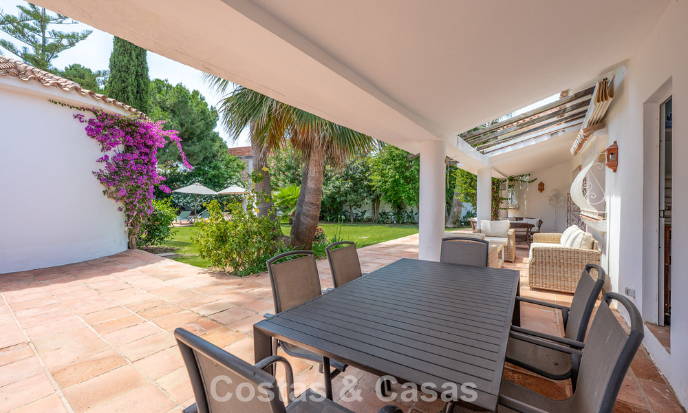 Villa méditerranéenne authentique avec logement indépendant pour invités à vendre près de la plage, San Pedro Playa, Marbella 804333