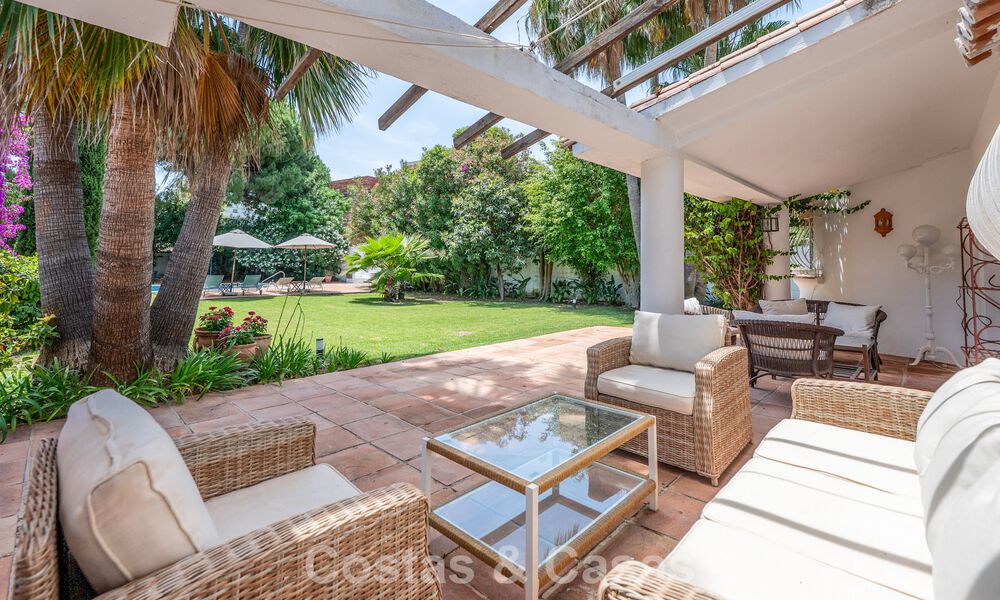 Villa méditerranéenne authentique avec logement indépendant pour invités à vendre près de la plage, San Pedro Playa, Marbella 804335