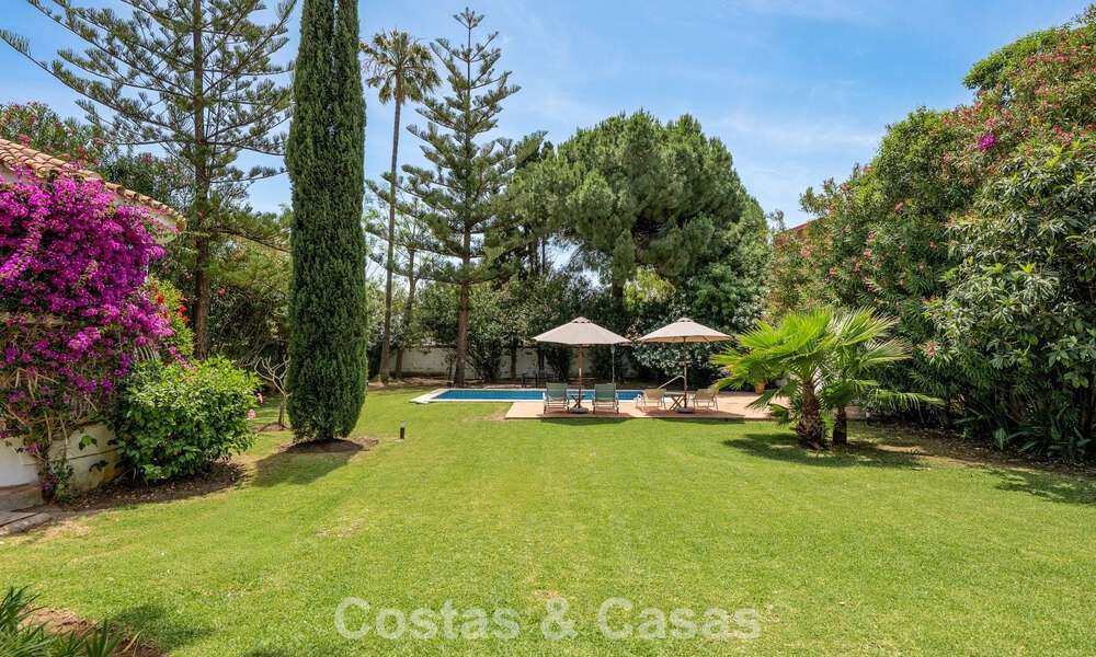 Villa méditerranéenne authentique avec logement indépendant pour invités à vendre près de la plage, San Pedro Playa, Marbella 804337
