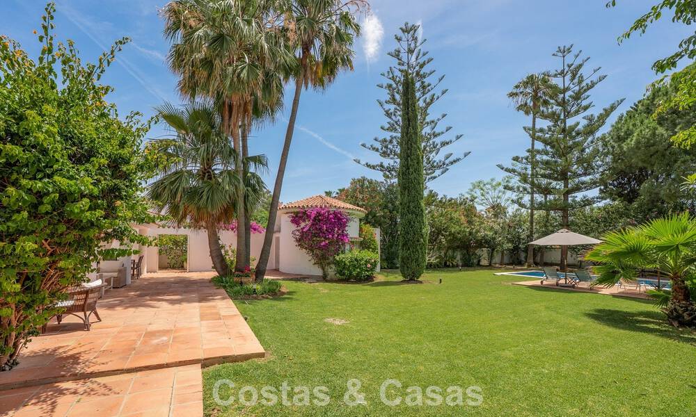 Villa méditerranéenne authentique avec logement indépendant pour invités à vendre près de la plage, San Pedro Playa, Marbella 804338