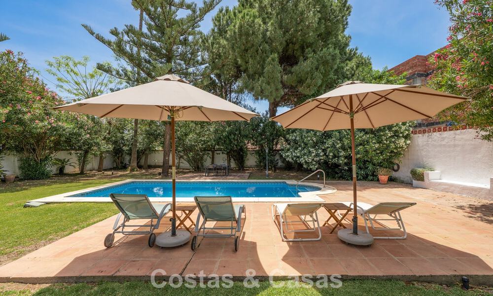 Villa méditerranéenne authentique avec logement indépendant pour invités à vendre près de la plage, San Pedro Playa, Marbella 804339