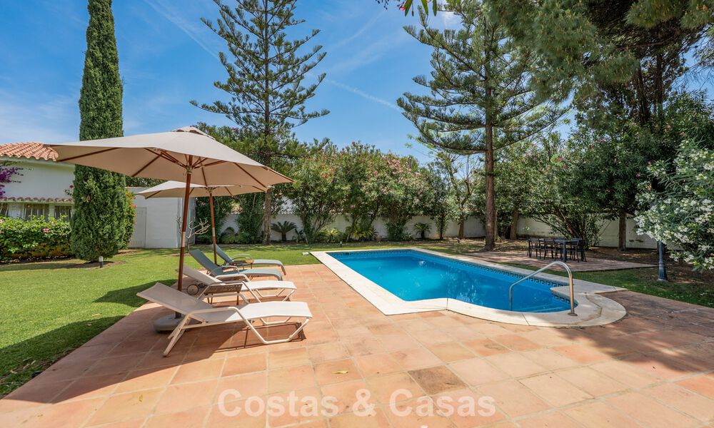 Villa méditerranéenne authentique avec logement indépendant pour invités à vendre près de la plage, San Pedro Playa, Marbella 804340
