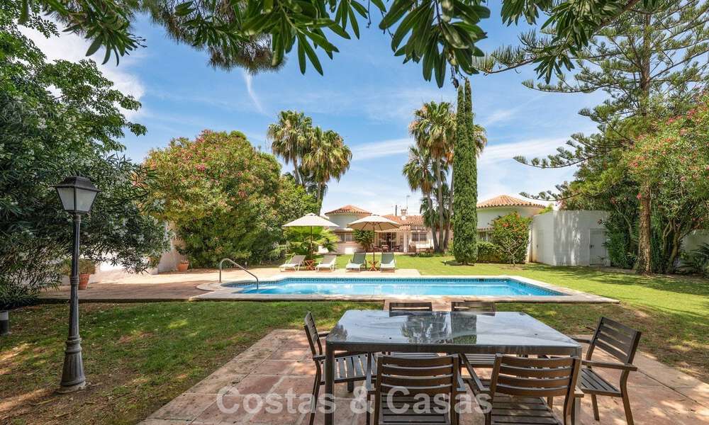 Villa méditerranéenne authentique avec logement indépendant pour invités à vendre près de la plage, San Pedro Playa, Marbella 804341