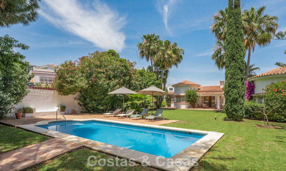 Villa méditerranéenne authentique avec logement indépendant pour invités à vendre près de la plage, San Pedro Playa, Marbella 804343