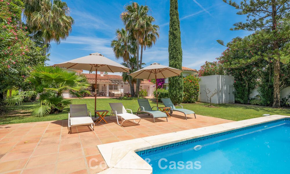 Villa méditerranéenne authentique avec logement indépendant pour invités à vendre près de la plage, San Pedro Playa, Marbella 804345