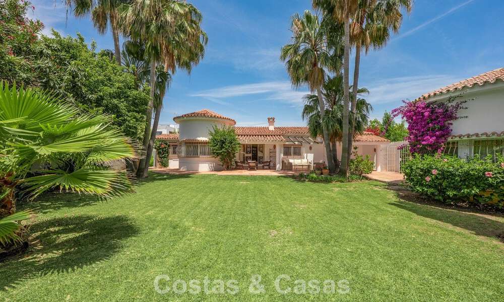 Villa méditerranéenne authentique avec logement indépendant pour invités à vendre près de la plage, San Pedro Playa, Marbella 804346