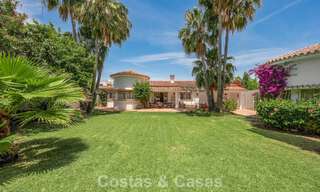 Villa méditerranéenne authentique avec logement indépendant pour invités à vendre près de la plage, San Pedro Playa, Marbella 804346 