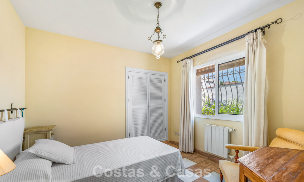 Villa méditerranéenne authentique avec logement indépendant pour invités à vendre près de la plage, San Pedro Playa, Marbella 804352