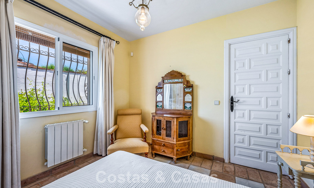 Villa méditerranéenne authentique avec logement indépendant pour invités à vendre près de la plage, San Pedro Playa, Marbella 804355