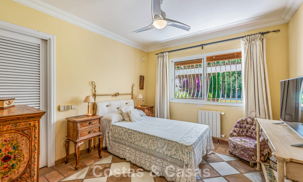 Villa méditerranéenne authentique avec logement indépendant pour invités à vendre près de la plage, San Pedro Playa, Marbella 804357