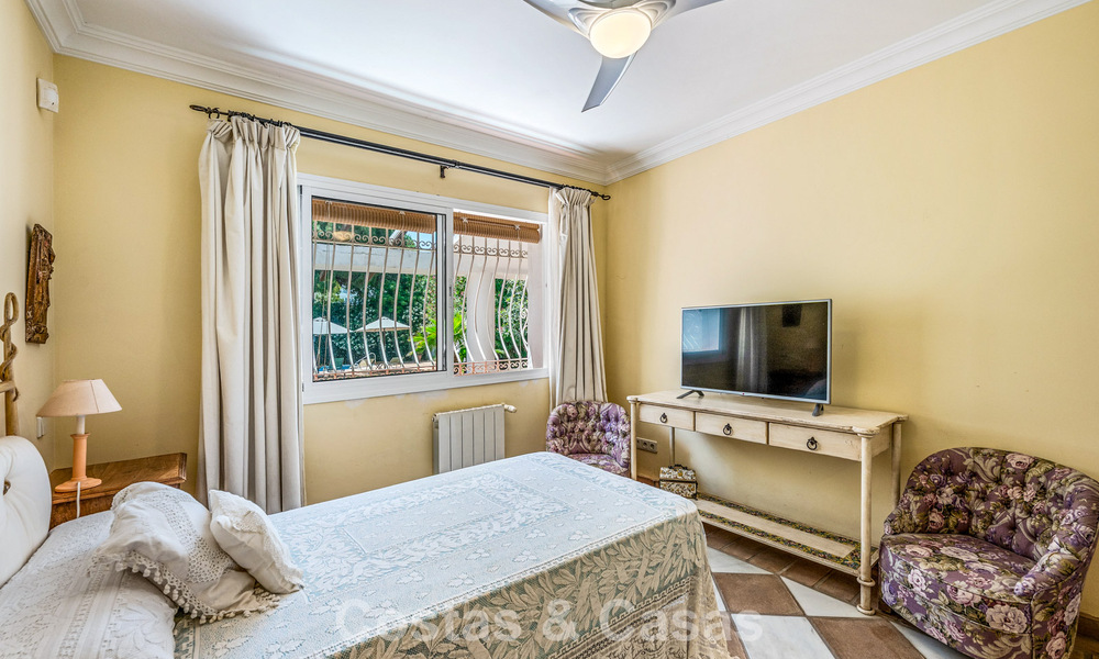 Villa méditerranéenne authentique avec logement indépendant pour invités à vendre près de la plage, San Pedro Playa, Marbella 804358