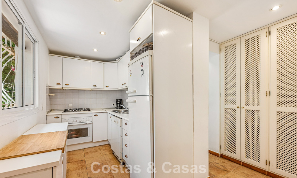 Villa méditerranéenne authentique avec logement indépendant pour invités à vendre près de la plage, San Pedro Playa, Marbella 804363