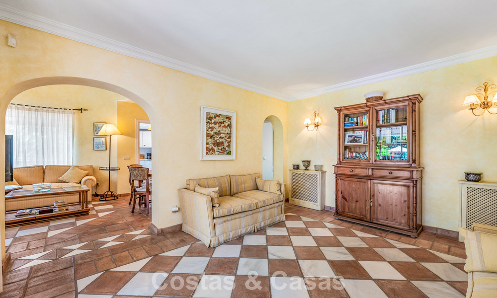 Villa méditerranéenne authentique avec logement indépendant pour invités à vendre près de la plage, San Pedro Playa, Marbella 804368