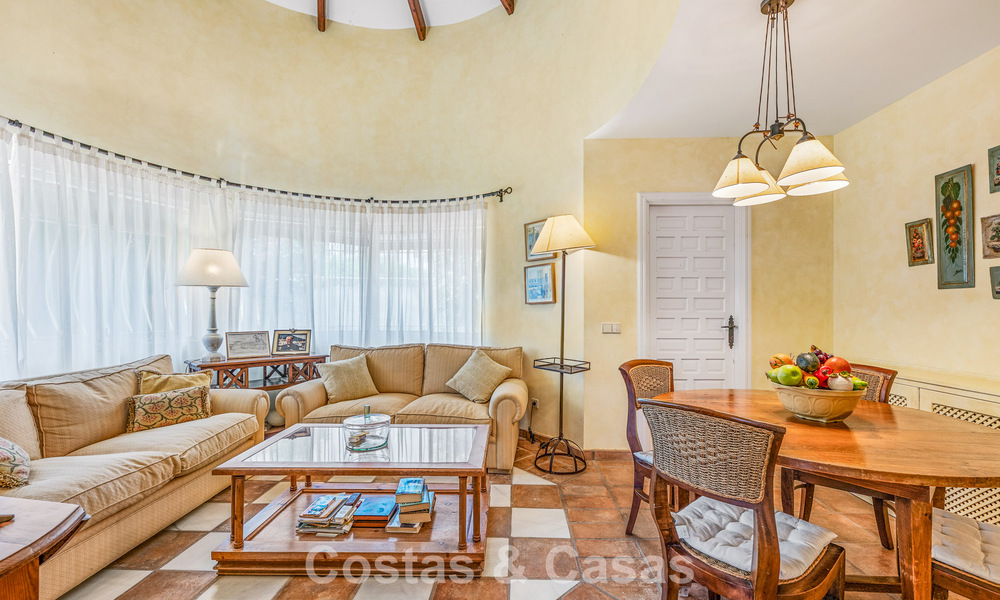 Villa méditerranéenne authentique avec logement indépendant pour invités à vendre près de la plage, San Pedro Playa, Marbella 804371