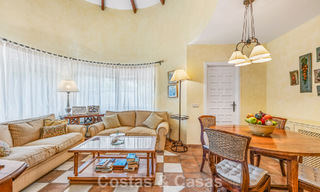 Villa méditerranéenne authentique avec logement indépendant pour invités à vendre près de la plage, San Pedro Playa, Marbella 804371 