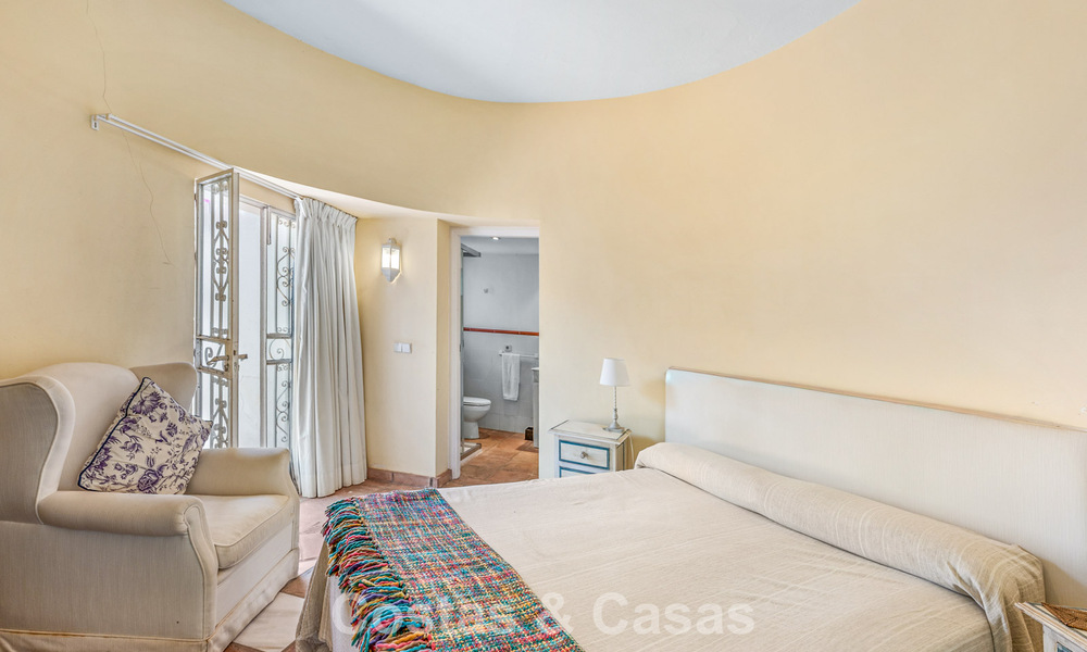 Villa méditerranéenne authentique avec logement indépendant pour invités à vendre près de la plage, San Pedro Playa, Marbella 804373