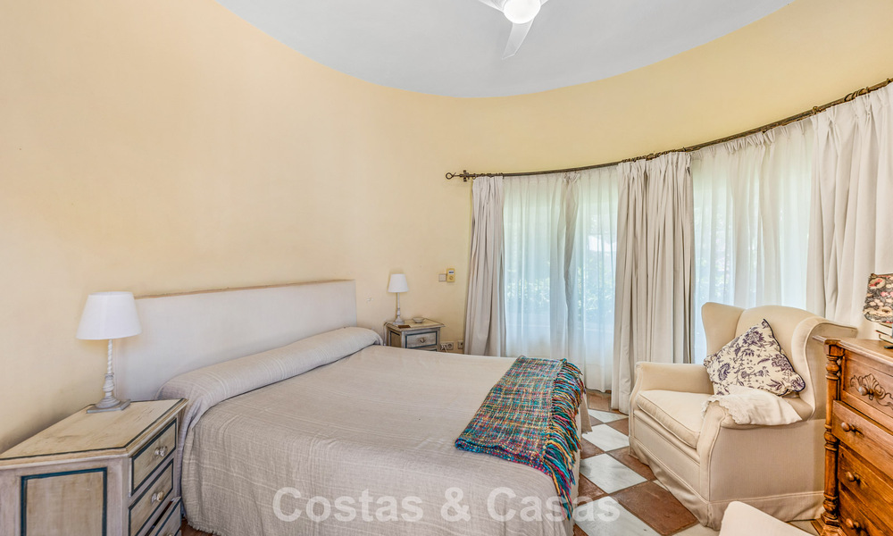 Villa méditerranéenne authentique avec logement indépendant pour invités à vendre près de la plage, San Pedro Playa, Marbella 804374