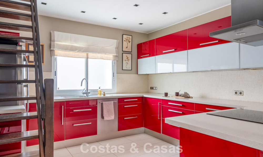 Appartement plein de charme avec accord de Sale-and-Leaseback à vendre à Nueva Andalucía, Marbella 804408
