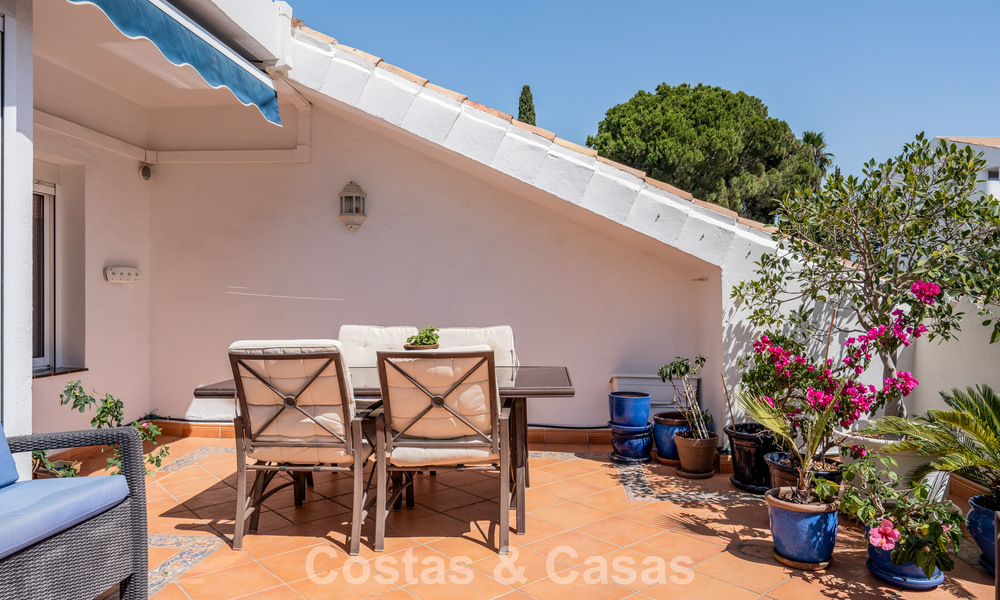 Appartement plein de charme avec accord de Sale-and-Leaseback à vendre à Nueva Andalucía, Marbella 804415