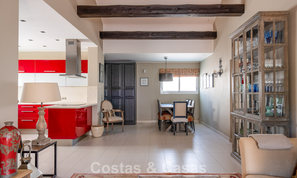 Appartement plein de charme avec accord de Sale-and-Leaseback à vendre à Nueva Andalucía, Marbella 804416