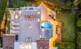 Villa mitoyenne de luxe entièrement rénovée, en première ligne de golf, à vendre à La Quinta, Marbella - Benahavís 804424 