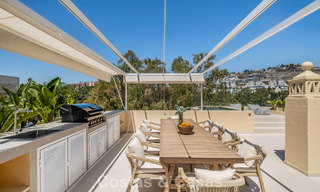 Villa mitoyenne de luxe entièrement rénovée, en première ligne de golf, à vendre à La Quinta, Marbella - Benahavís 804433 