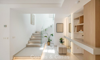 Villa mitoyenne de luxe entièrement rénovée, en première ligne de golf, à vendre à La Quinta, Marbella - Benahavís 804465 