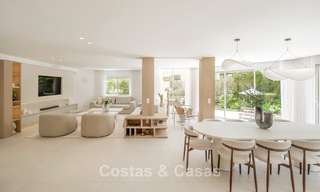 Villa mitoyenne de luxe entièrement rénovée, en première ligne de golf, à vendre à La Quinta, Marbella - Benahavís 804470 