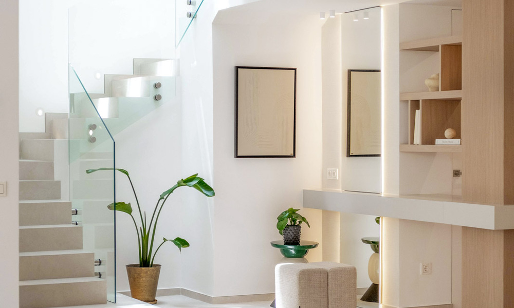 Villa mitoyenne de luxe entièrement rénovée, en première ligne de golf, à vendre à La Quinta, Marbella - Benahavís 804491