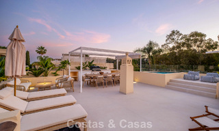 Villa mitoyenne de luxe entièrement rénovée, en première ligne de golf, à vendre à La Quinta, Marbella - Benahavís 804495 