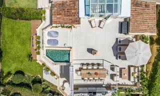 Villa mitoyenne de luxe entièrement rénovée, en première ligne de golf, à vendre à La Quinta, Marbella - Benahavís 804502 