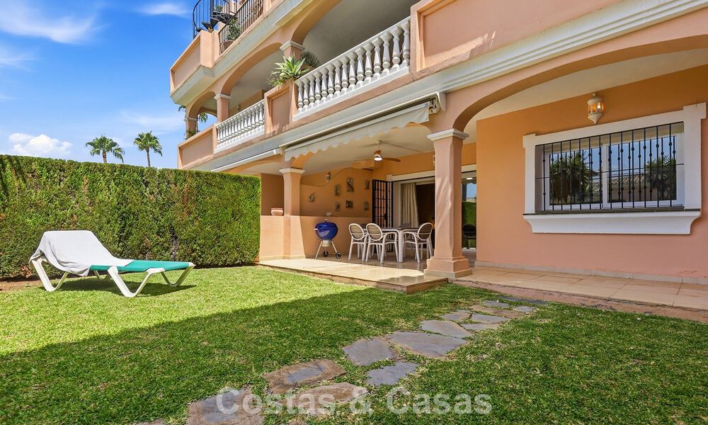 Appartement avec jardin privé à vendre à 50 mètres de la plage sur le New Golden Mile, entre Marbella et Estepona 804510