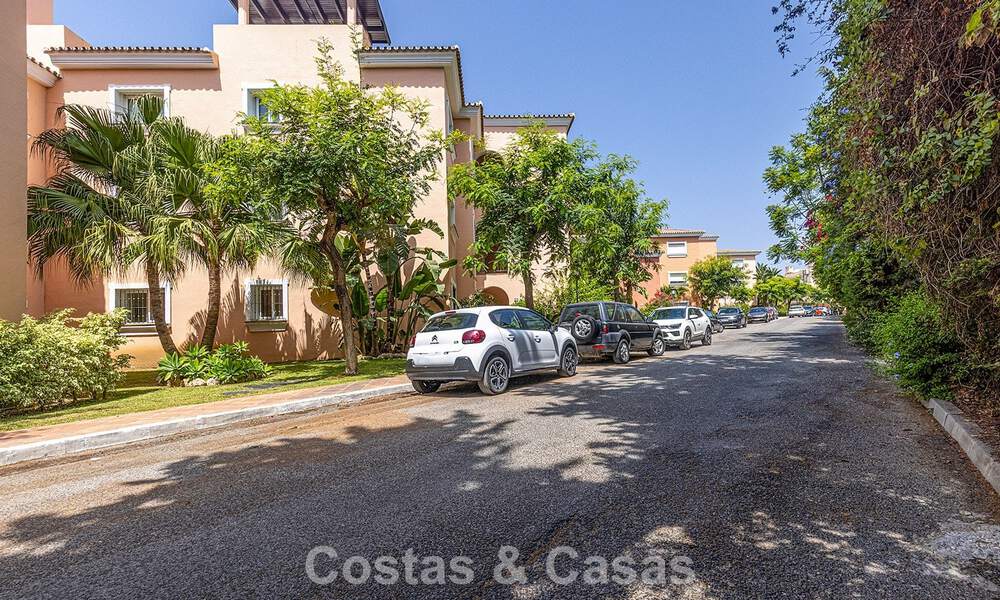 Appartement avec jardin privé à vendre à 50 mètres de la plage sur le New Golden Mile, entre Marbella et Estepona 804513