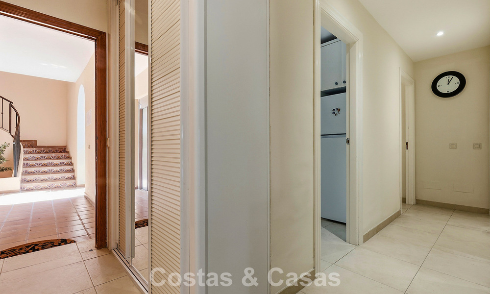 Appartement avec jardin privé à vendre à 50 mètres de la plage sur le New Golden Mile, entre Marbella et Estepona 804522