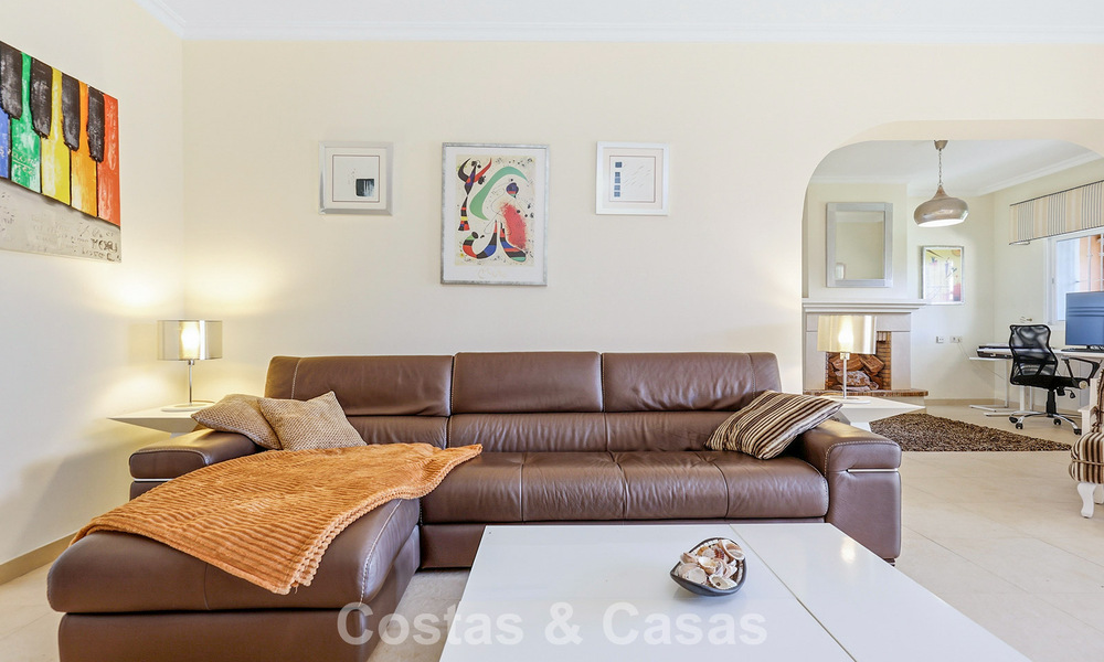 Appartement avec jardin privé à vendre à 50 mètres de la plage sur le New Golden Mile, entre Marbella et Estepona 804535