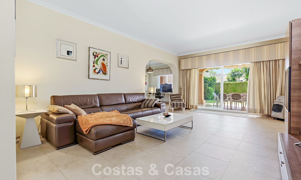 Appartement avec jardin privé à vendre à 50 mètres de la plage sur le New Golden Mile, entre Marbella et Estepona 804537