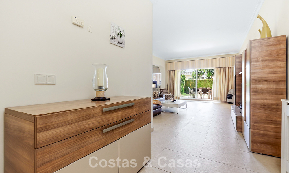 Appartement avec jardin privé à vendre à 50 mètres de la plage sur le New Golden Mile, entre Marbella et Estepona 804540
