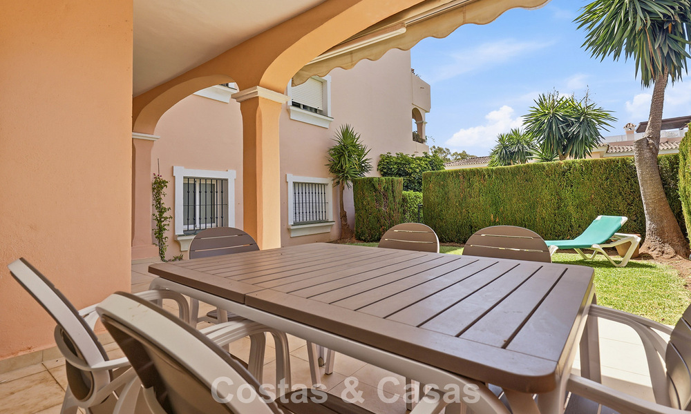 Appartement avec jardin privé à vendre à 50 mètres de la plage sur le New Golden Mile, entre Marbella et Estepona 804541