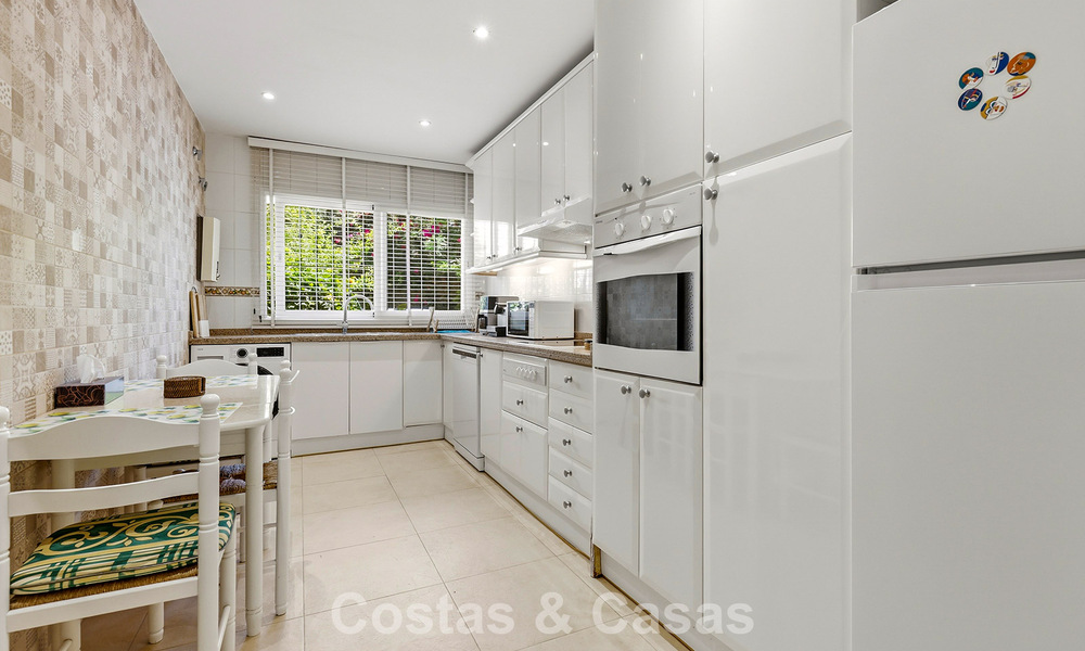 Appartement avec jardin privé à vendre à 50 mètres de la plage sur le New Golden Mile, entre Marbella et Estepona 804552
