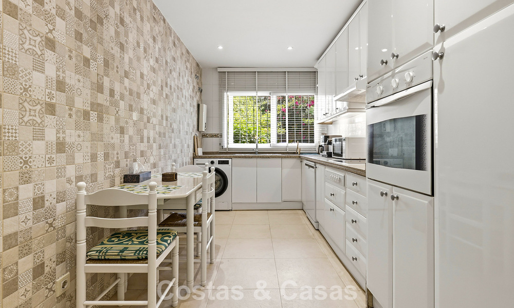 Appartement avec jardin privé à vendre à 50 mètres de la plage sur le New Golden Mile, entre Marbella et Estepona 804553