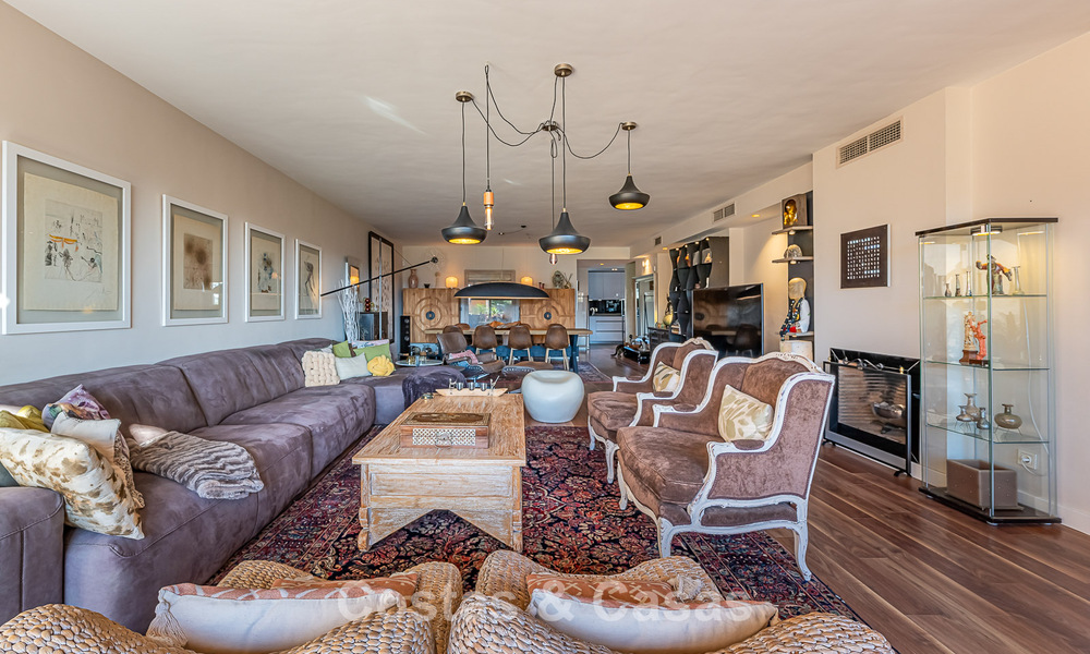 Spacieux penthouse duplex avec spectaculaire toit-terrasse à Vendre à Atalaya, Nouvelle Mille d’Or, Marbella - Estepona 804641