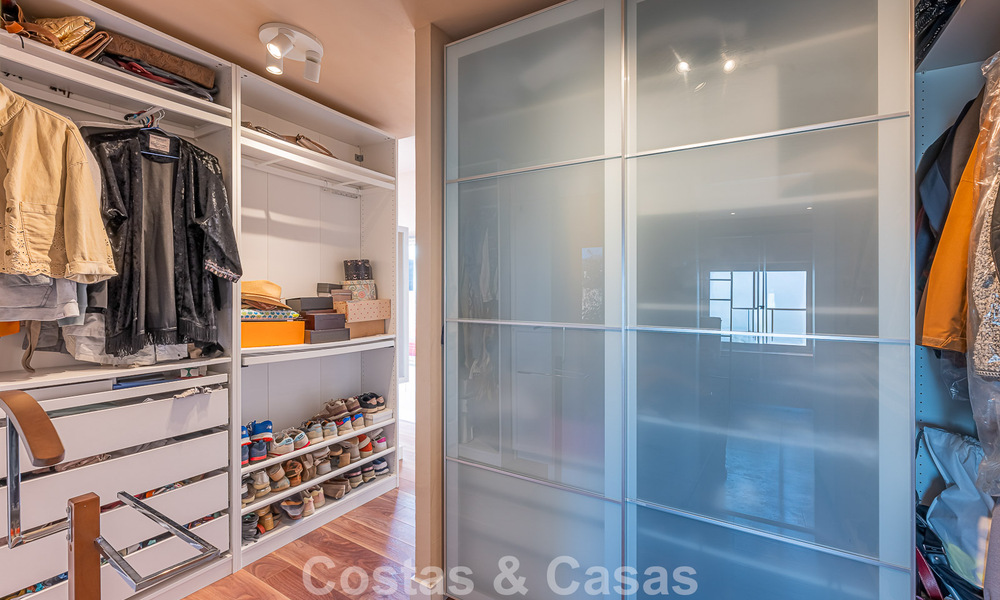 Spacieux penthouse duplex avec spectaculaire toit-terrasse à Vendre à Atalaya, Nouvelle Mille d’Or, Marbella - Estepona 804646
