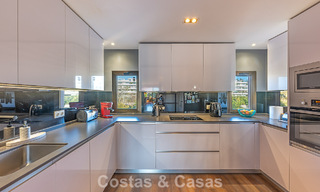 Spacieux penthouse duplex avec spectaculaire toit-terrasse à Vendre à Atalaya, Nouvelle Mille d’Or, Marbella - Estepona 804651 